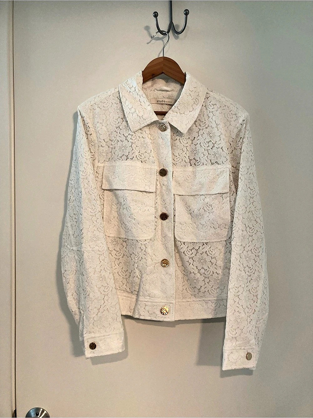 Torrid Studio Cropped Jacket Floral Lace White Size 2 NWT
